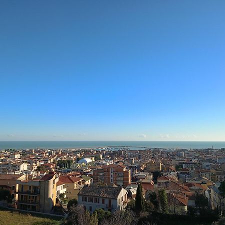 Casa Del Fiordaliso Hotell San Benedetto del Tronto Exteriör bild